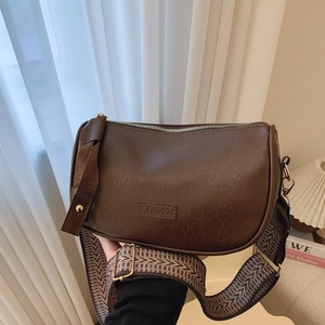 Vintage PU Leather Pillow Shoulder Bag For Women With Ethnic Geometric Wide Strap Fashion Casual Daily Crossbody Purse