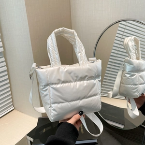 Women Fashion Quilted Canvas Bucket Bag Padded Handbag Lightweight Shoulder Crossbody Bag For Daily Casual Streetwear Winter Trends