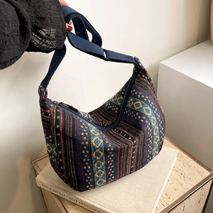 Women Ethnic Bohemian Woven Shoulder Bag Geometric Pattern Large Capacity Tote Crossbody Bag Casual Hobo Bag Daily Travel