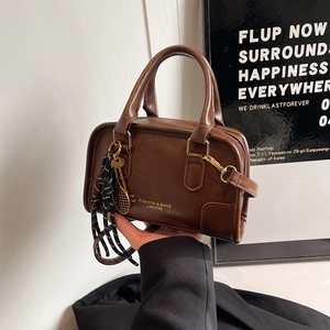 Borsa a Mano Boston in Pelle PU Retrò per Donna Borsa a Tracolla Vintage a Contrasto con Ciondolo alla Moda