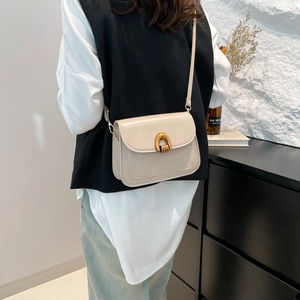 Borsa a tracolla minimalista bianco crema con fibbia a U dorata per donna