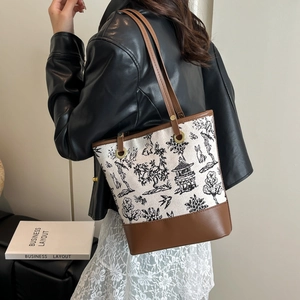 Sac seau broderie chinoise avec imprimé paysage vintage et bandoulières en cuir
