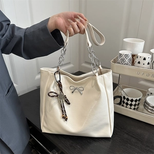 Women Large Capacity Synthetic Leather Tote Bag With Metal Bow Decor Commuter Shoulder Bag Chain Strap Crinkle Texture Bag