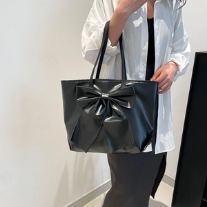Grand sac cabas noir en cuir PU avec un nœud décoratif et des doubles bandoulières