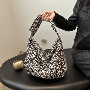 Women Large Capacity Leopard Print Canvas Tote Bag Casual Hobo Shoulder Bag With Zipper Fashion Animal Pattern Travel Shopper Bag