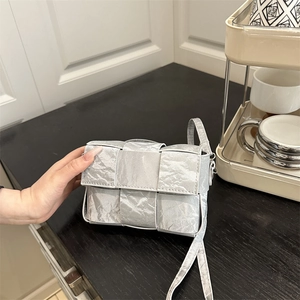 Women Woven Crossbody Bag Fashion PU Leather Small Square Handbag Grid Design Texture Flap Shoulder Bag For Daily Travel