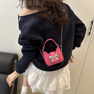 Korean style pink mini shoulder bag with cute silver bow and metal chain for sweet girls.