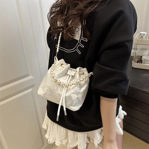 Elegant Chinese style white butterfly bucket bag with pearl handle and floral jacquard