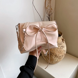 Women Fashion Sweet Bow Knot Cloud Crossbody Bag Niche Design PU Leather Chain Shoulder Bag Versatile Underarm Purse