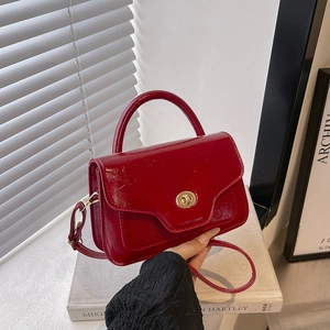 Vintage PU Leather Saddle Bag For Women Fashionable Solid Color Handbag With Golden Twist Lock Retro Crossbody Shoulder Bag For Daily Commute