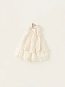 Robe élégante en dentelle beige pour filles de style chinois avec broche en perles