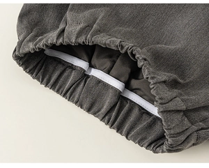 Gros plan de la taille élastiquée sur un ensemble pour enfants gris foncé de style chinois
