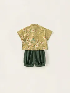 Ensemble d'été pour garçon avec chemise à fleurs et short bouffant vert en coton