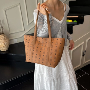Grand sac cabas marron avec motifs d'ours et losanges élégants pour femmes à la mode