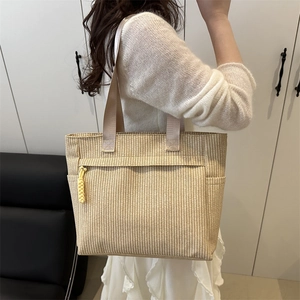 Grand sac cabas beige en velours côtelé avec fermeture éclair pour l'automne et l'hiver