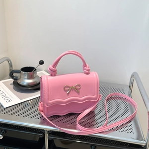 Women Fashion PU Leather Crossbody Bag Small Square Handbag With Scalloped Edge Metal Bow Twisted Handle For Fashion Casual Daily