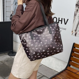 Sac cabas pour femme avec fleurs, nœuds roses et base marron foncé pour le quotidien