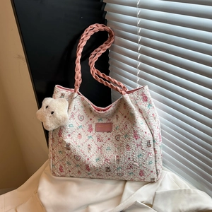 Women Cute Bear Floral Printed Tote Bag Quilted Oxford Cloth Large Capacity Shoulder Bag With Plush Star Pendant For Daily Casual