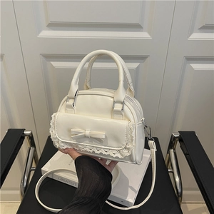 Borsa a Mano Mini in Pelle PU Lucida con Fiocco e Pizzo Vintage da Donna Borsa a Tracolla Stile Lolita con Tracolla Regolabile