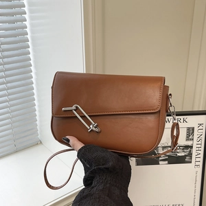 Women Minimalist PU Leather Crossbody Bag Silver Metallic Pin Buckle Saddle Shoulder Bag Fashion Square Commuter Bag