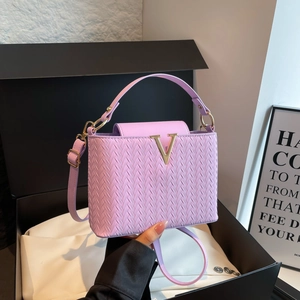 Women Woven Texture Shoulder Crossbody Bag Trendy PU Leather Handbag With Metallic V Logo Detachable Strap Small Square Bag
