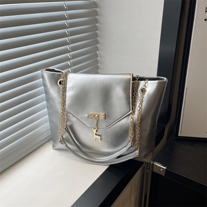 Women's Fashion Large Capacity PU Leather Tote Bag High-End Urban Simple Chain Shoulder Bag With Deer Pendant For Commute Daily