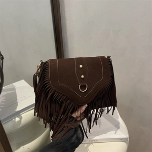 Sac Bandoulière Rétro en Suédine à Glands pour Femmes Imprimé Léopard Surpiqûres Contrastées Rivets Sacoche Bohème