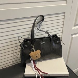 Women Urban Minimalist PU Leather Shoulder Bag Fashion Large Tote Bag With Plush Bear Charm Stitching Daily Commute Bag