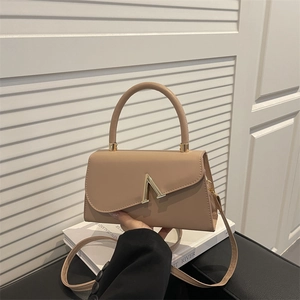 Vintage PU Leather Small Square Crossbody Bag For Women With Metal V-Shaped Lock Buckle Elegant Handbag Fashion Shoulder Bag
