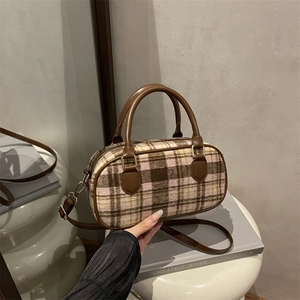 Women Vintage Plaid Boston Bag British Style Woolen Fabric Crossbody Bag Small Shoulder Handbag Retro Checkered Travel Satchel Purse