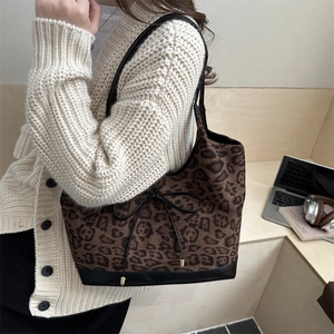 Grand sac cabas chic à imprimé léopard avec nœud en cuir pour un style d'automne