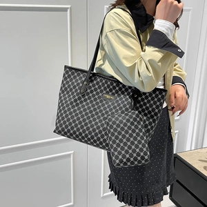Women's 2025 large capacity floral tote bag with matching pouch and gold nameplate