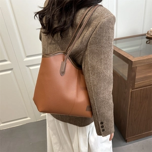 Retro tan large capacity leather tote bag with contrast stitching for women fashion