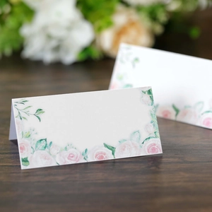 Élégant Marque-places de Mariage Fleurs de Rose Papier Perlé Cartes de Nom Pliées en Tente pour Banquet Fête Dîner Décoration