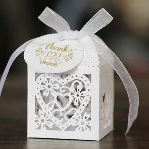Laser Cut Heart Flower Favor Box With Ribbon Thank You Tag Pearlescent Paper Candy Box For Wedding Valentine's Day Party