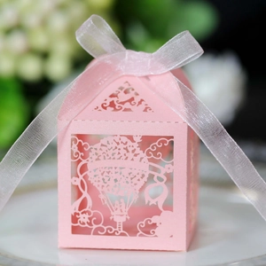 Boîte à Bonbons Mariage Montgolfière Découpe Laser Style Européen Papier Perlé Boîte Cadeau Creuse Avec Ruban