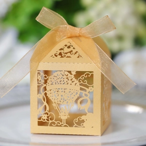 Boîte à bonbons de mariage dorée découpée au laser motif montgolfière avec ruban
