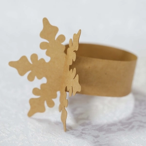 Portatovaglioli a forma di fiocco di neve in carta kraft per decorazioni natalizie