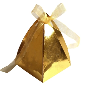 Pyramid Hollow Out Reflective Pearlescent Paper Candy Box With Ribbon Bow Gold Silver Laser Cut Wedding Party Gift Box