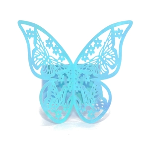 Rond de serviette papillon bleu clair découpé au laser avec motif floral ajouré