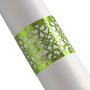 Grüner lasergeschnittener Serviettenring mit Barockmuster und Metallic-Finish für Bankette