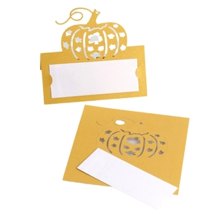 Marque-place découpé en forme de citrouille en papier doré nacré pour table de fête