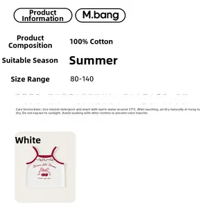 Détail de débardeur en coton d'été avec motif cerise et bordure rouge contrastée