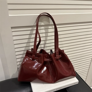 Glossy Pleated Tote Bag For Women Large Capacity PU Leather Shoulder Bag Urban Minimalist Ruched Cloud Underarm Handbag