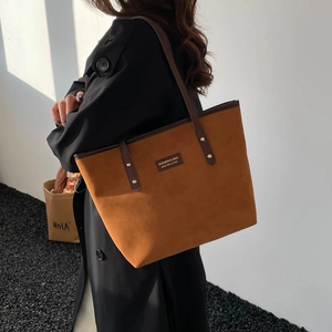 Retro contrast color tote bag in caramel suede with large capacity for stylish commuting