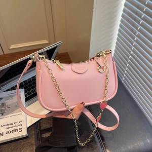 Women Vintage Lychee Grain PU Leather Crossbody Bag With Strawberry Golden Chain Charm Underarm Shoulder Bag For Daily Party
