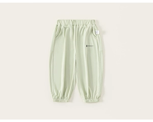 Détail du jogging enfant vert clair avec taille élastique et imprimé B INS