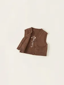 Gilet in maglia marrone per bambini con bottoni, tasche e simpatica stampa di orso