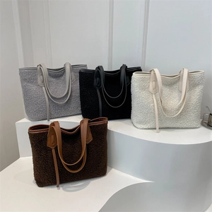 Bolsos tote minimalistas de imitación lana de cordero en cuatro colores para otoño