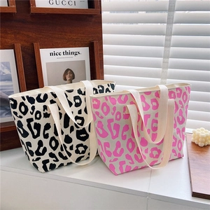 Large Capacity Leopard Print Nylon Tote Bag Women Fashion Casual Shoulder Handbag Zipper Closure Daily Travel Shopper Bag